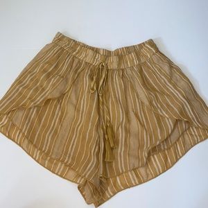 american eagle flowy shorts size small